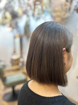 ヘアーサロン アンズ 透明感なスモーキアッシュ