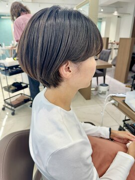 アッシュ 下北沢店(Ash) 耳掛けショートボブ