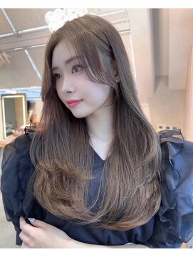 プアメリア 名古屋(Puamelia) 顔周りレイヤー ロングレイヤーカット