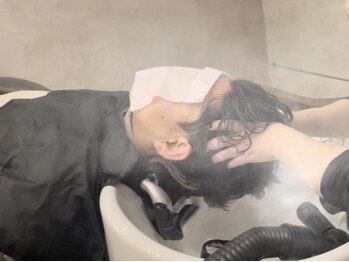 シャンプーボーイ エルシ(SHAMPOOBOY C/L)の写真/【仕事帰りに通いやすい好立地】極上ヘッドスパで癒されながら頭皮環境を整え、清潔感のある爽やかStyleに!