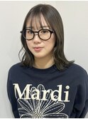 オリーブベージュ