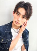爽やかメンズビジネスショートコンマヘア黒髪センターパート