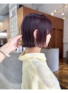 切りっぱなしボブ/ダークレッド/ミニボブ/前髪なし/ダブルカラー