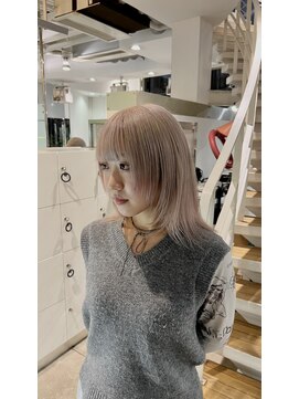 レイヤーカット×ペールピンク