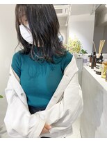 シロ(SHIRO)&nbsp;ミディアムレイヤー○前髪カット【20代／30代/宝塚】