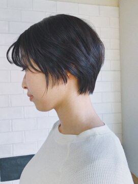 ブラウン ナカノ(BROWN nakano) バング短めのハンサムショート