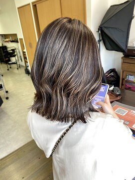 アイズ 東海大前(AIZU) コントラストハイライト ナチュラル 小田原 伊勢原 秦野