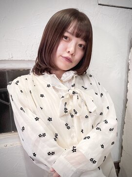 ヴァロン(VALON) 長めのガーリーボブ