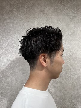ラルス(Larus) MEN’S HAIR/ブルーブラック/フェザーパーマ/本八幡