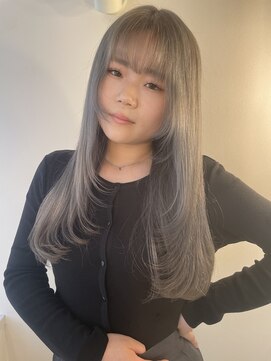 ココルアナ(coco luana) シルバーカラー/韓国/レイヤーカット/ブリーチ/ケアブリーチ