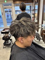 ハイパー(HYPER)&nbsp;ベージュハイライト『メンズハイライト／メンズパーマ/眉毛』