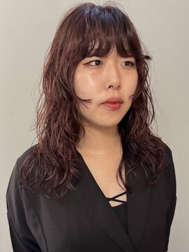 サンプラス(san+) ロングパーマレイヤーカット前髪パーマ暖色カラー/木梨健太