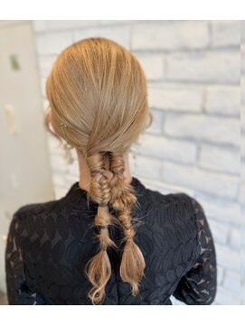 ルナバイルヴェール(LUNA by LeVert) ハイトーンでかわいい★ツインあみおろし♪♪