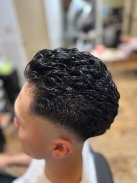フィールドヘアー 極道パーマ×スキンフェード<八千代><理容室>