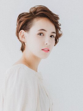 ティファ 栄(Tiffa) モードヴェールウェーブミニマムボブ耳かけノットヘア