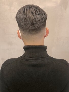 フランクスバーバーリザーブ 人形町店(FRANK’S BARBER RESERVE) 七三スキンサイドパートフェード　ｙ