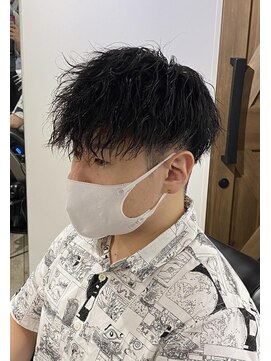 ドルクス 日本橋(Dorcus) 大阪メンズ美容室風 強めの縦落ちツイストスパイラル