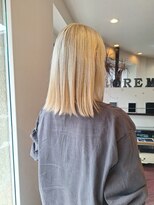 ローレン(LOREM)&nbsp;垢抜けハイトーン/ホワイトベージュ/お洒落セミディ/ぱっつん