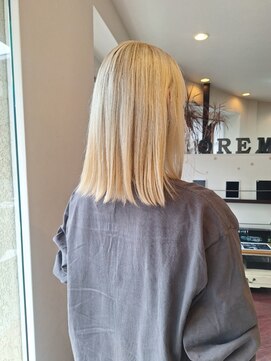 ローレン(LOREM) 垢抜けハイトーン/ホワイトベージュ/お洒落セミディ/ぱっつん