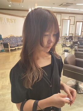 コワファースト 大分(COIFF1RST) 顔周りレイヤースタイル