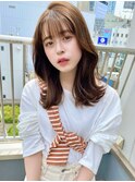 前髪ふんわりミディアムレイヤースタイルエンドカラー
