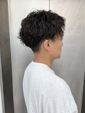 ビューナゴヤ 名駅(VIEW NAGOYA) スパイキーショート/波巻きパーマ/サーフカール/メンズ/フェード