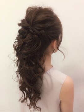ブリエ(briller) TAKAKOstyle☆結婚式☆波ウェーブ下めエレガントポニーテール