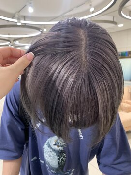 ユーフォリア 銀座本店(Euphoria) ホワイトシルバー♪ ケアブリーチ×Aujuaトリートメント