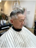 グレイヘア　フェードカット　パートスタイル