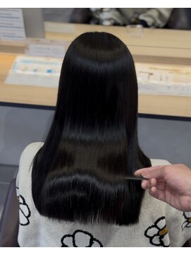 マオリ ホアロハ バイ アヌエヌエ(maoli hoaloha by anuenue) 酸性ストレートで自然な仕上がりに/director寺内