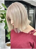 ホワイトベージュ×くびれボブ/タッセルボブ/ケアブリーチ静岡