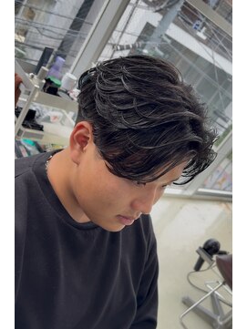 フィフスパーク(fifth PARK) 渋谷men'sフェザーパーマセンターパートfifthメンズパーマ毛流れ