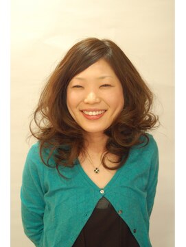 ヘアルーム アプローズ(Hair room Applause) ふんわりベルシルエット