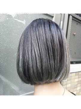 イル(iLu.) ブルーマットベージュボブ