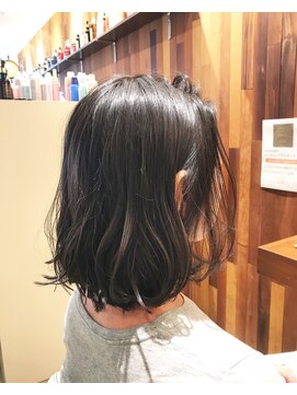 ブラット(brat) ふんわりゆる巻きボブ