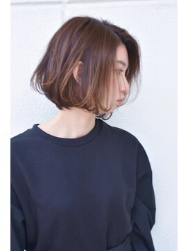 キアラ(Kchiara) 洗練された大人ショートボブ【ヒガシタダシ】