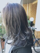 ヴァロ ヘアデザイン(valo Hair Design) アッシュグレー