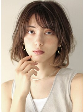 サーカス バイ ビュートリアム 青山(CIRCUS by BEAUTRIUM) 大人可愛い　レイヤー　小顔　ミディアム　ボブ