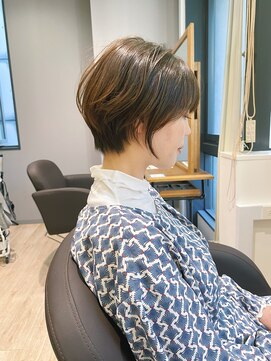 キートス(Kiitos) ○大人かわいい小顔ひし形ショートボブ