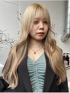 ピア(Pia) 『30分で5年後のロングヘア馴染ませシールエクステ』