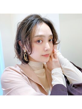 シータ(sheta) 【sheta／ AI】ゆるパーマボブ　大人ボブ　こなれボブ