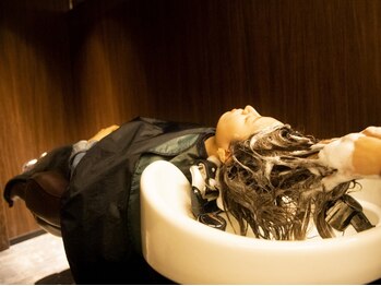 リュドール 栄(Rue D’or)の写真/【極上髪質改善ヘッドスパ】SHIGETAアロマヘッドスパで日頃の疲れを癒し、芯から美しい髪を創り出します♪
