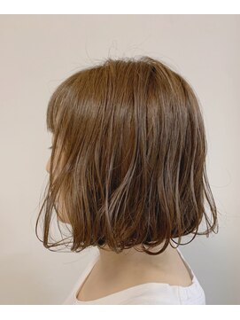 ルッソリベラ 池袋(Lusso libera) 前下がりボブ ベージュ 池袋/30代40代50代