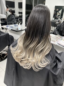 アライブ キチジョウジ(ALIVE Kichijoji) ホワイトベージュグラデーションカラー