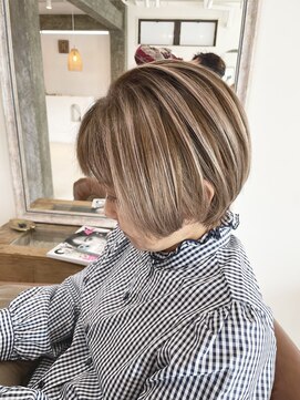 ラウレア(LAULEA) 白髪ぼかしバレイヤージュ