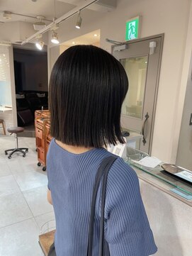 キャンバス バイ ネオリーブ 横浜西口(Canvas by neo.) 切りっぱなしボブ ブルーブラック 地毛風カラー s