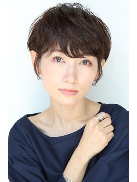 クロスオーバー(Cross Over) 大人ショートパーマスタイル