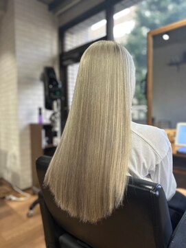 ビス ヘア アンド ビューティー 西新井店(Vis Hair＆Beauty) ブリーチあり透明感ミルクティーベージュカラー