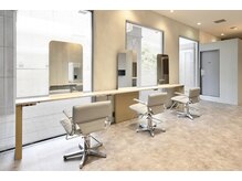 ラフィス ヘアー ホーム JR尼崎店(La fith hair Home)の雰囲気（アットホームな空間でゆったり過ごせます♪）
