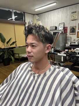 アールズ ヘア(R's hair) MEN’S HAIR/ブルーブラック/フェザーパーマ/ 印西 印西市